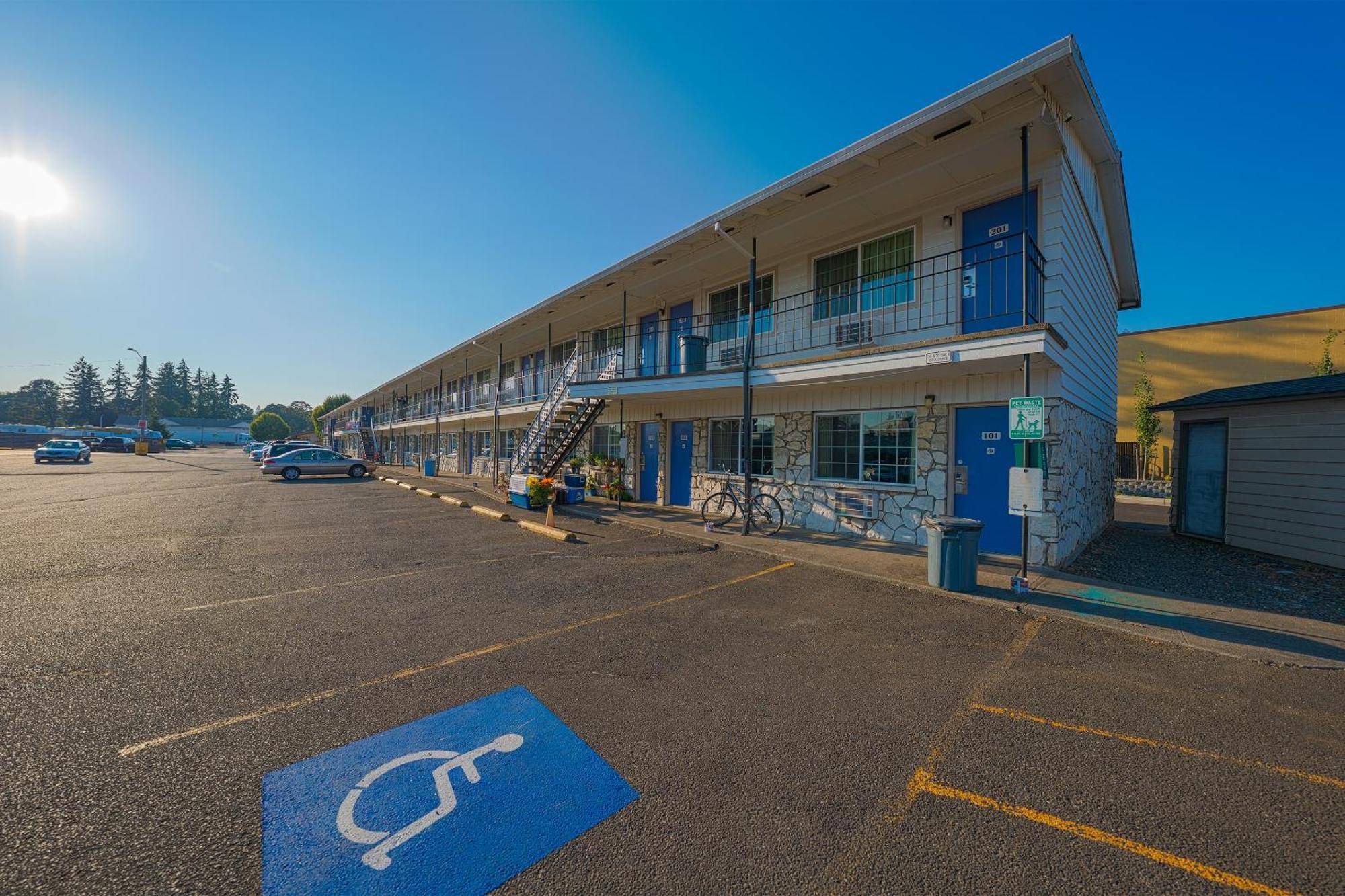 Oyo Hotel St Helens Or Сент-Хеленс Экстерьер фото