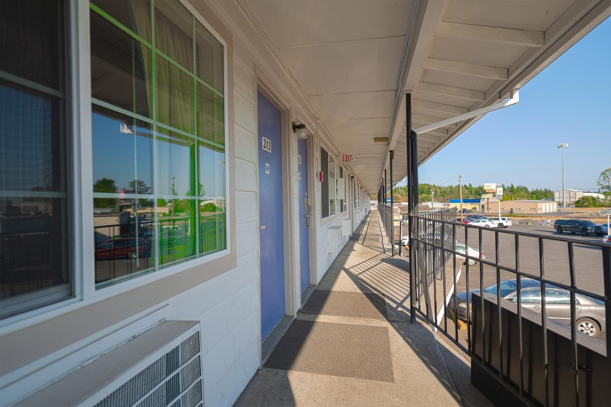 Oyo Hotel St Helens Or Сент-Хеленс Экстерьер фото